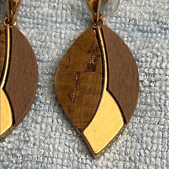 Elegant Gold and Brown Leaf Earrings - Picture 2 of 9